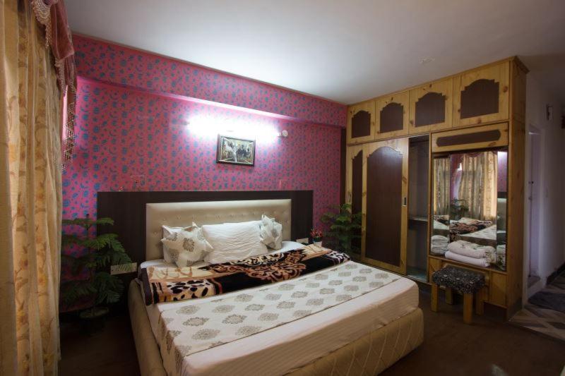 Hotel Utsav Manāli Exteriér fotografie
