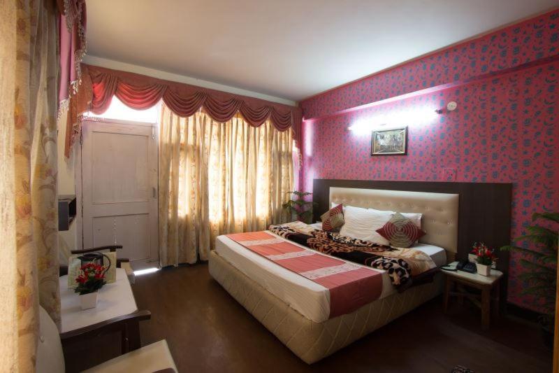 Hotel Utsav Manāli Exteriér fotografie